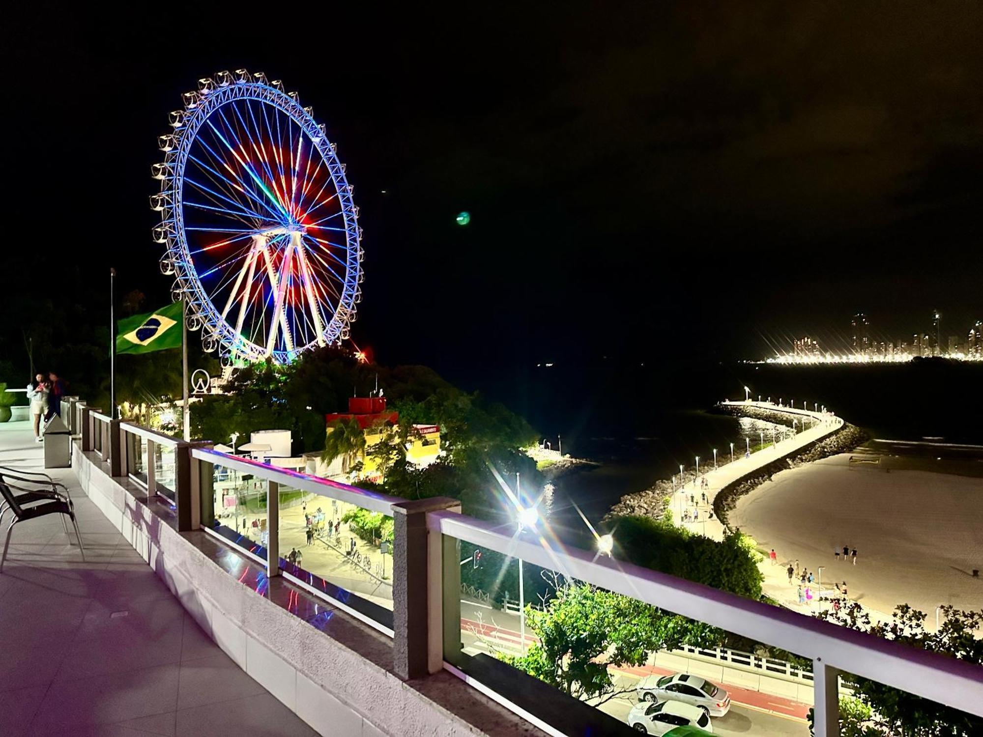 Roda Gigante, Garagem E Piscina Balneário Camboriú Exterior foto